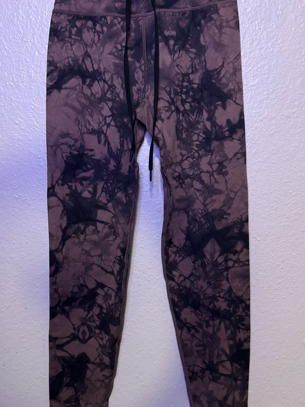 PINK Victoria's Secret Black & Purple Tie-Dye Leggings